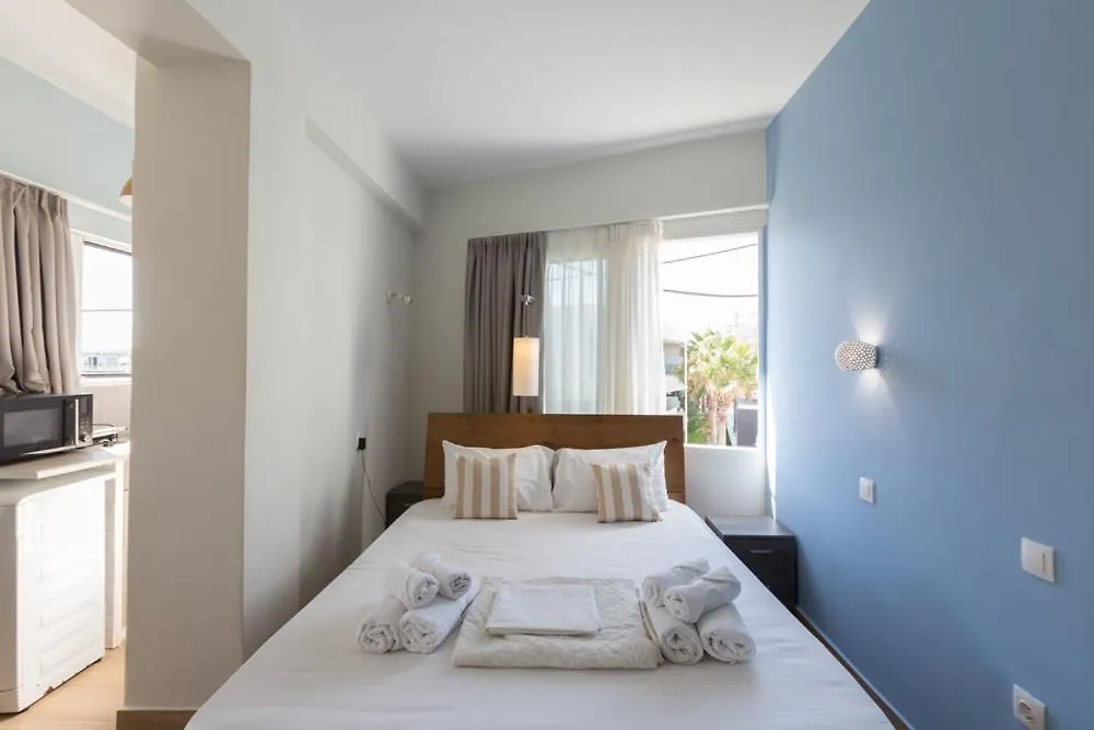 Theo Apartments Resmo